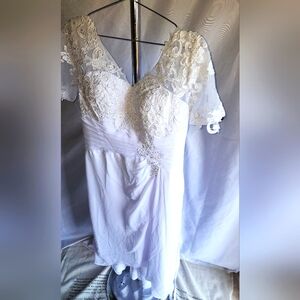 Elegant White Lace Dress